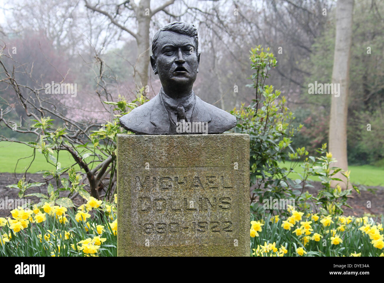 Memorial Bust of Michael Collins in Merrion Square Park in Dublin Stock Photo