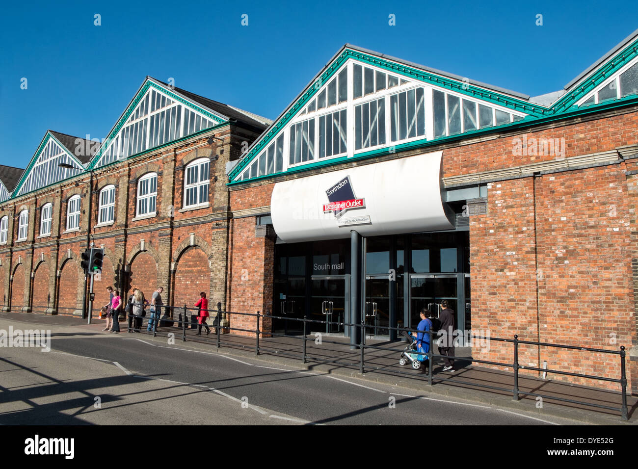 Outlet Village High Resolution Stock Photography and Images - Alamy