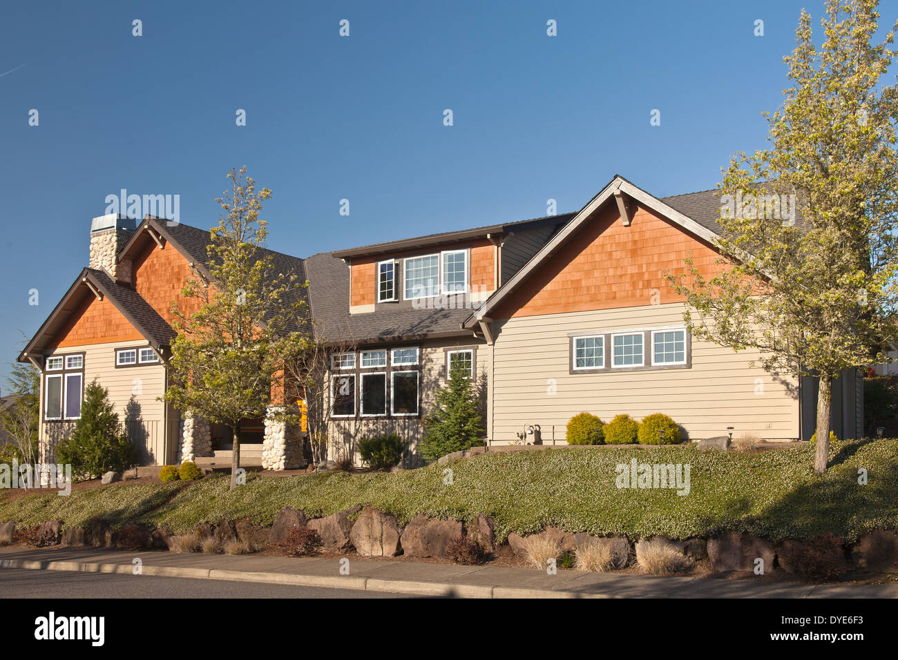 Manicured residential family house in Clackamas Oregon Stock Photo Alamy