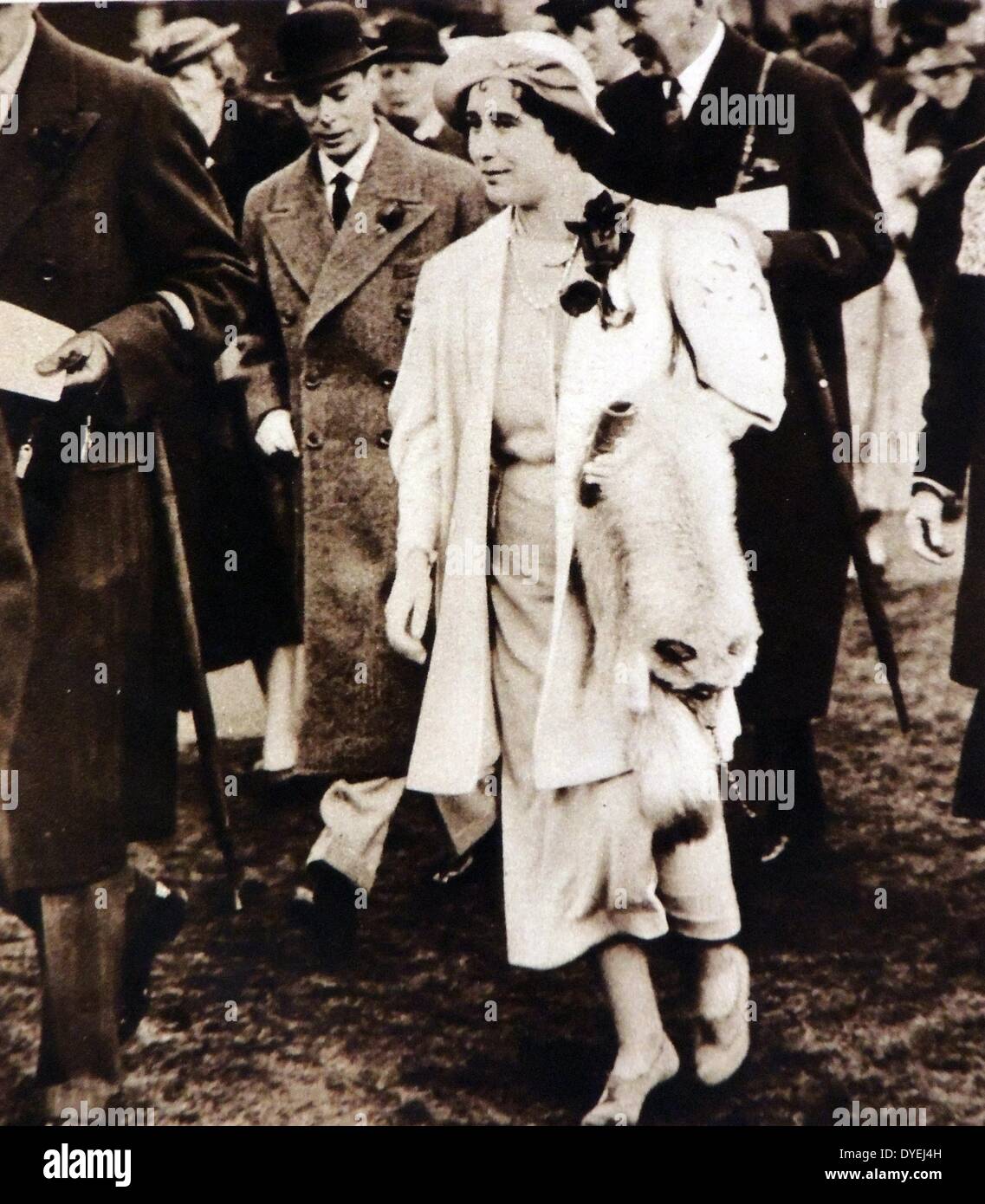 Queen Elizabeth with King George VI visits the horseracing at Aintree Stock Photo
