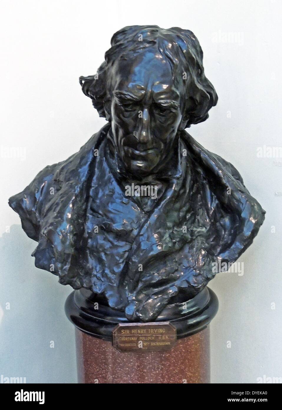 Sir Henry Irving (6 February 1838 – 13 October 1905), born John Henry Brodribb, was an English stage actor in the Victorian era. Bust by Courtney pollock 1918 Stock Photo