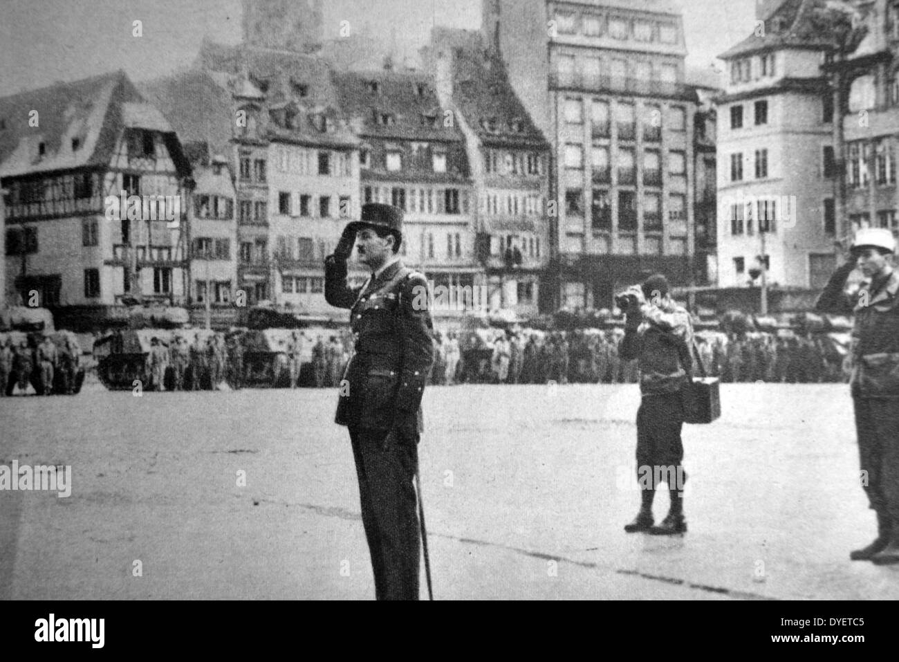 Tirage Photo Vintage Strasbourg 1945 - Quartier Bombardé, Format 6x6cm, Tirage Argentique Original