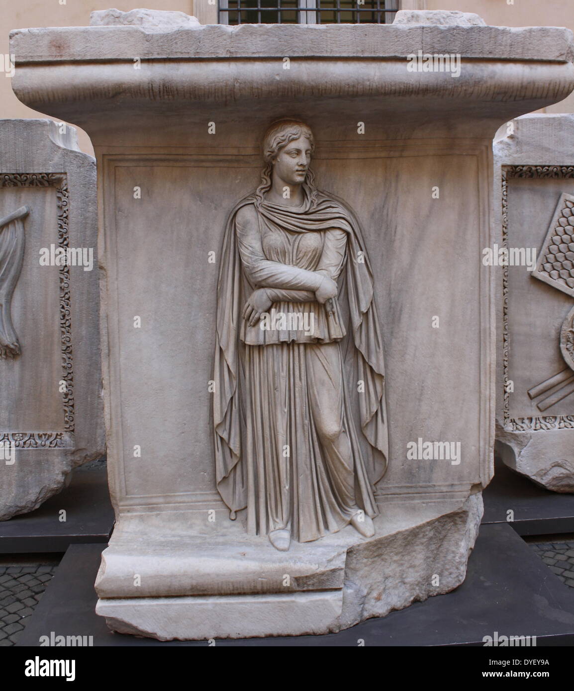 Architectural relief detail from the entrance/courtyard to the Capitolini museums, in Rome, Italy. The museums themselves are contained within 3 palazzi as per designs by Michelangelo Buonarroti in 1536, they were then built over a 400 year period. Stock Photo