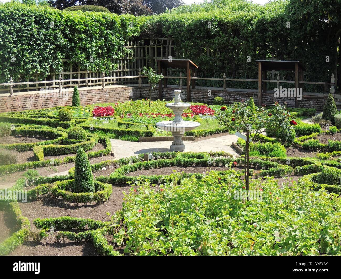 Tudor style garden Stock Photo 68555619 Alamy