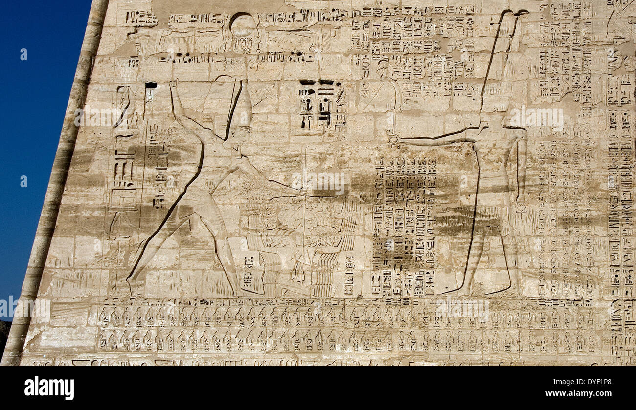 Temple of Ramses III (1198-1167 b.C. – XX° Dyn.) at Medinet Habu ...