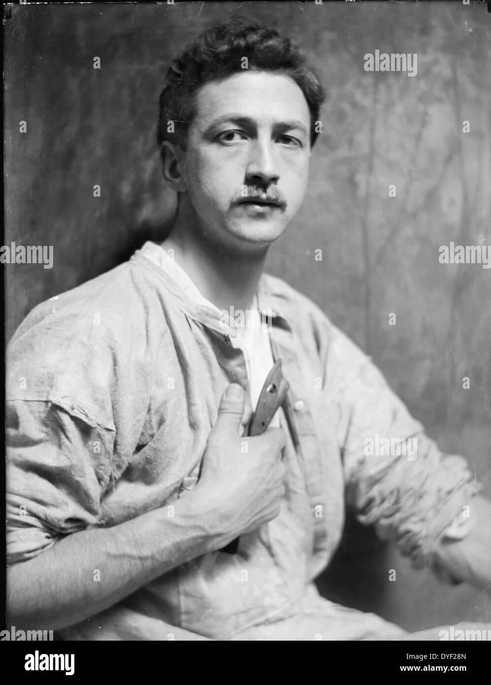 Chester Beach, the American sculptor (1881-1956) by American Photographer Gertrude Käsebier, 1852-1934. Chester Beach, half-length portrait, facing front. Dated ca. 1908 Stock Photo