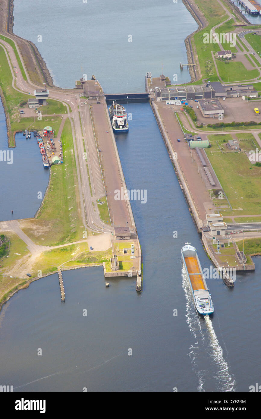 Dutch sea lock at IJmuiden, The Netherlands from above Stock Photo - Alamy