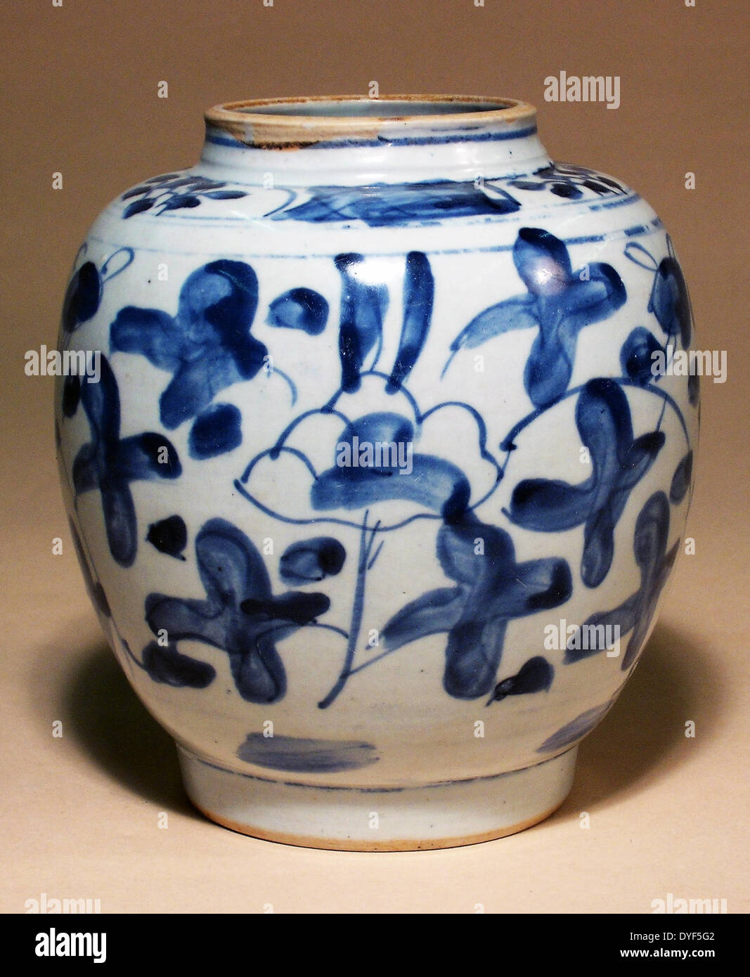 Provincial Late Ming Style Blue & White Porcelain Vase Provincial Late Ming Style Blue & White Porcelain Vase