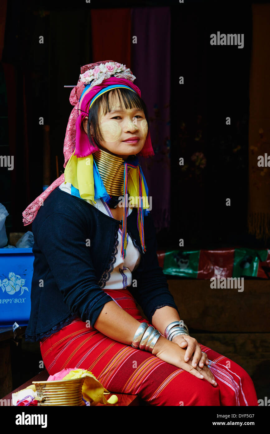 Thailand, Mae Hong Son, Long Neck girl, giraffe girl, Padaung girl Stock Photo