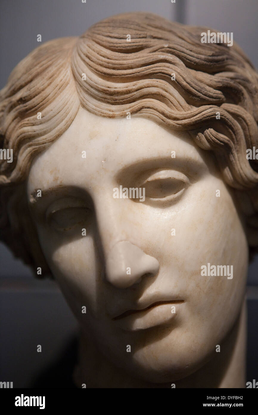 Greek amazon bust hires stock photography and images Alamy