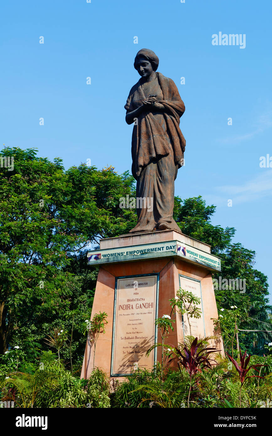 India, West Bengal, Kolkata, Calcutta, Indira Gandhi statue at Maidan Stock Photo
