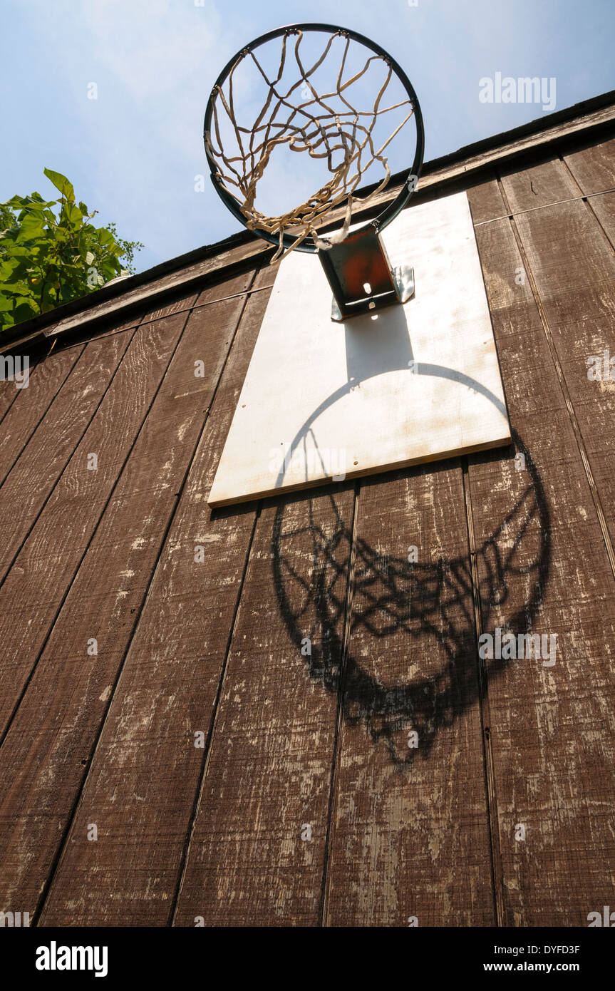 Vintage Basketball hoop on side of building Stock Photo Alamy