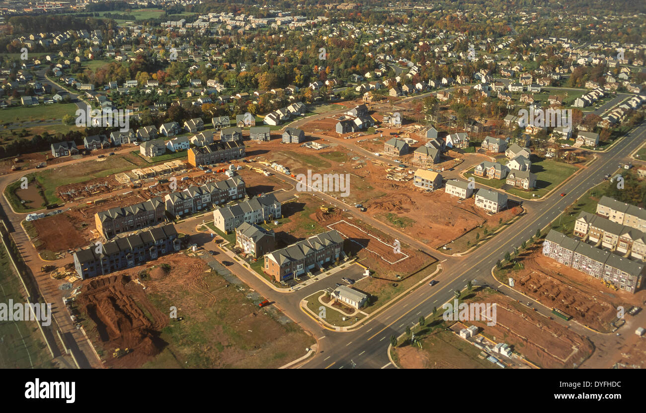 LOUDOUN COUNTY, VIRGINIA, USA Aerial of new townhouse housing