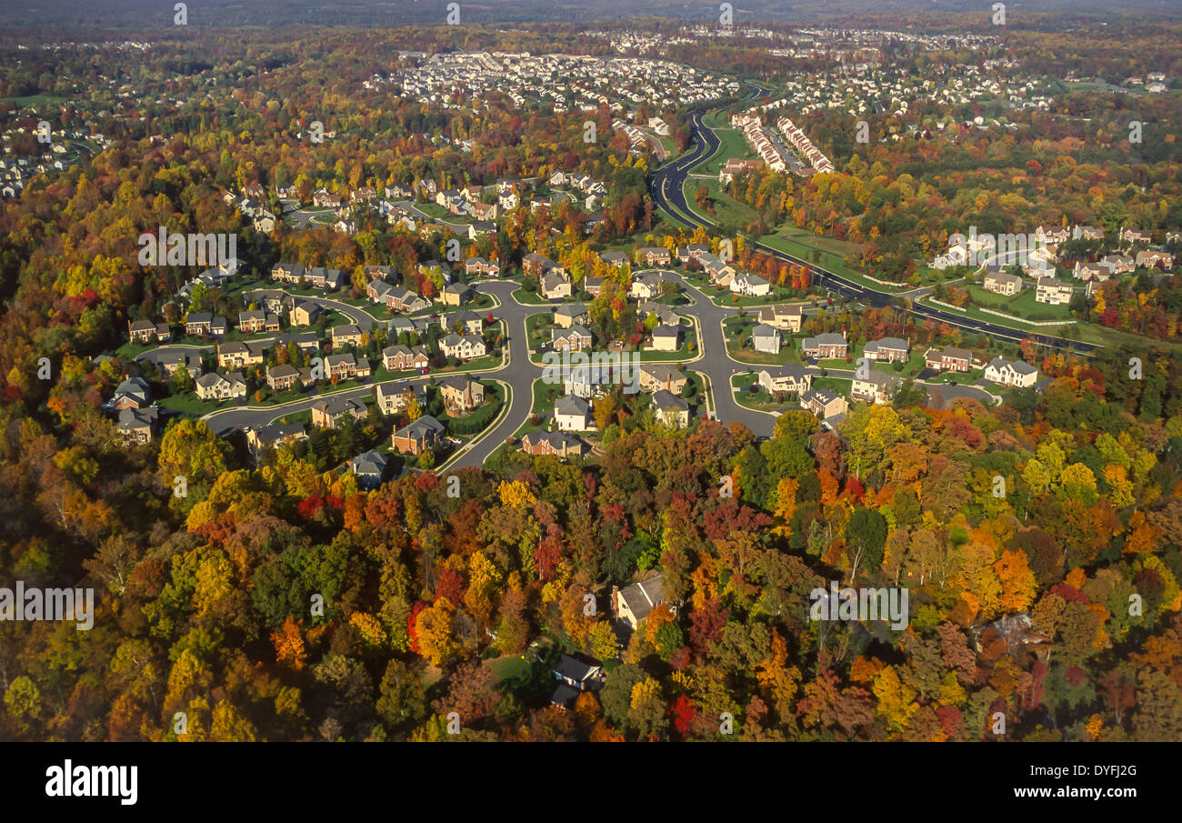 LOUDOUN COUNTY, VIRGINIA, USA Aerial view of suburban housing