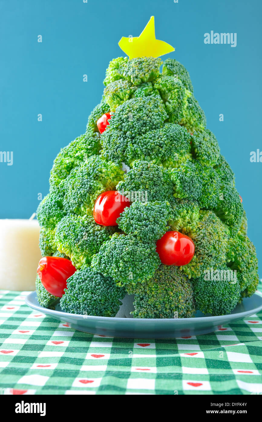 Broccoli Christmas Tree Stock Photo - Alamy