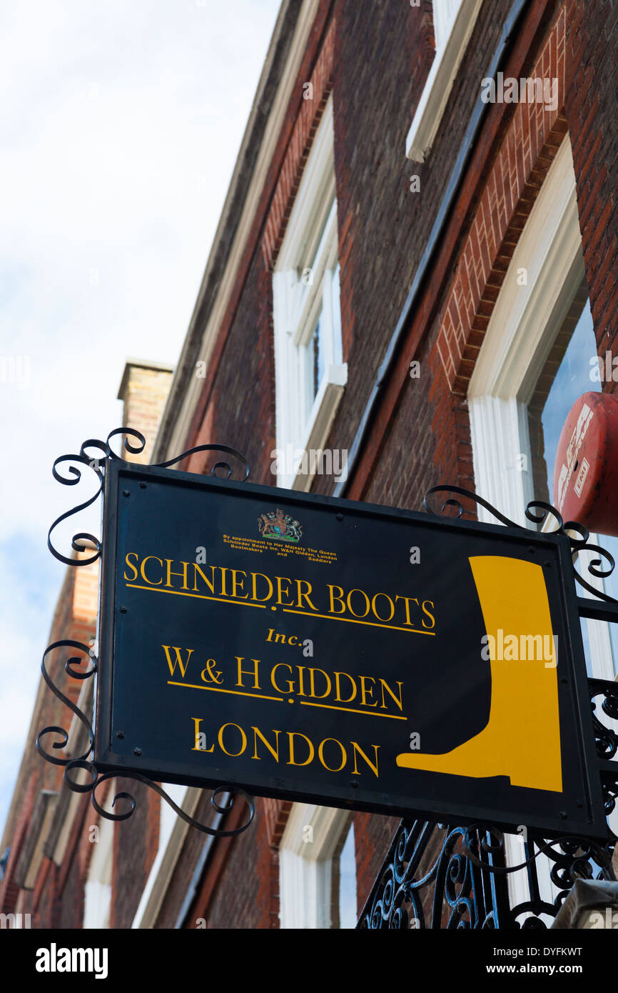 Equestrian clothing hires stock photography and images Alamy