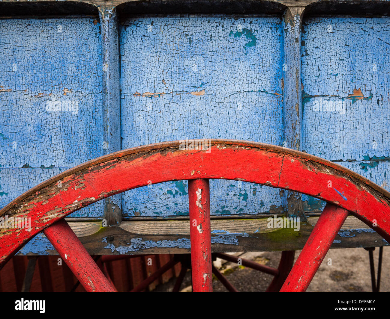Antique cart wheel hi-res stock photography and images - Alamy