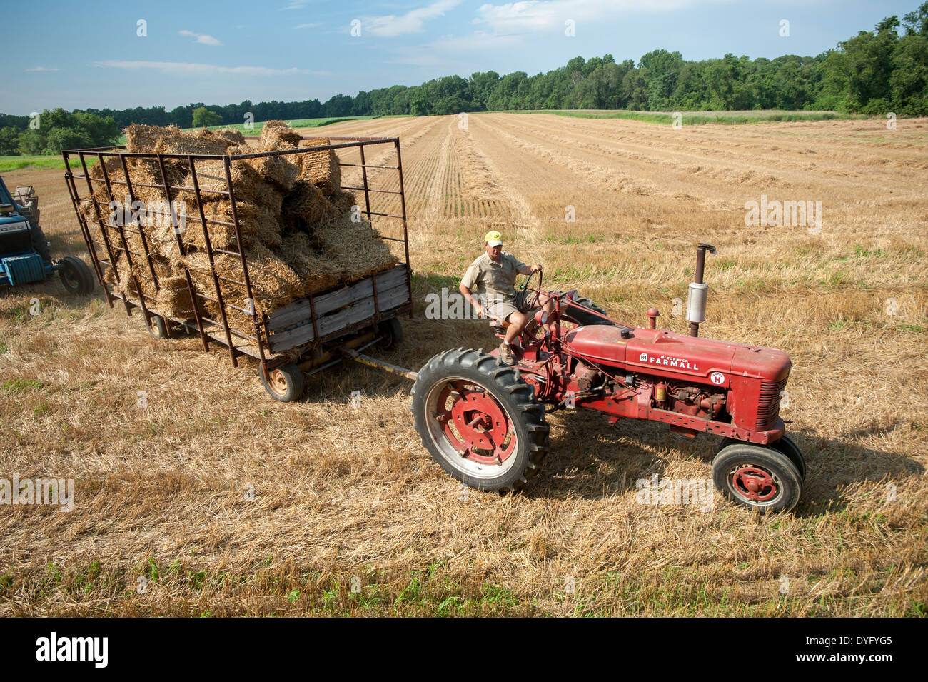 Hay Wagon Stock Photos & Hay Wagon Stock Images Alamy
