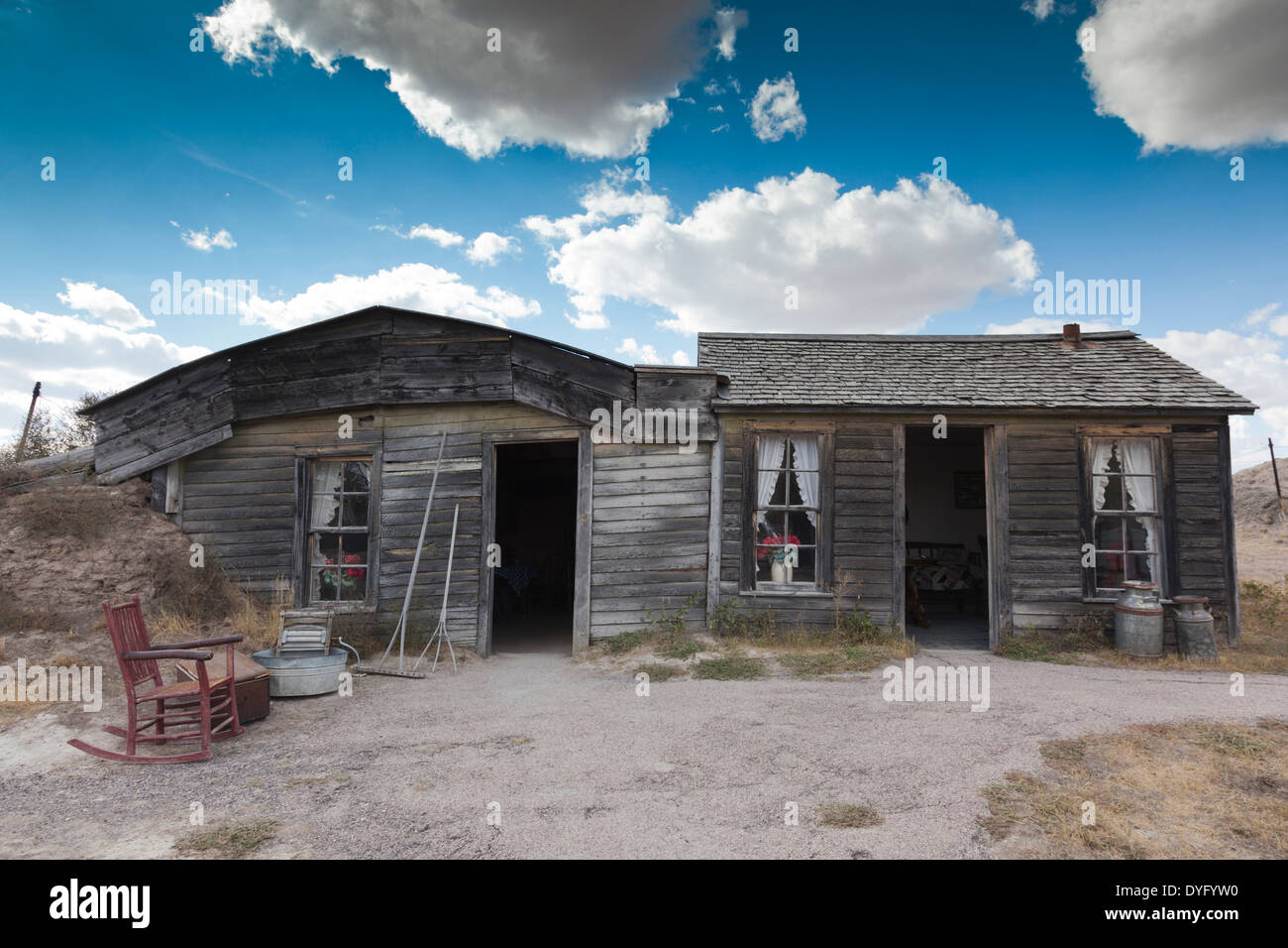 USA, South Dakota, Cactus Flat, Prairie Homestead, homesteader sod house exterior Stock Photo