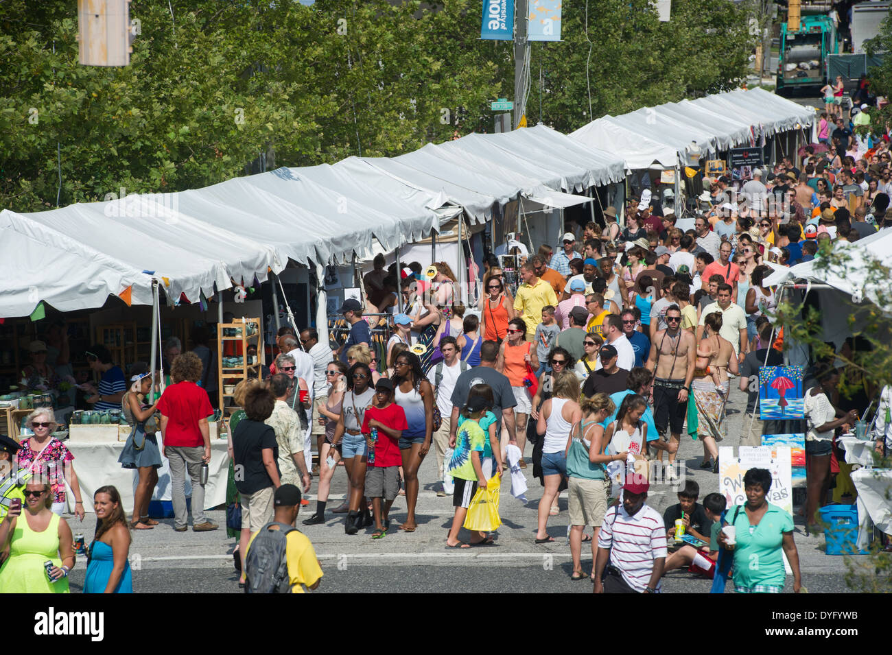 Crowd people street festival hi-res stock photography and images - Alamy
