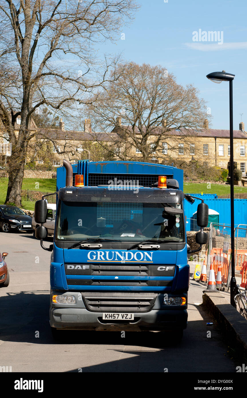 A Grundon waste collection and recycling lorry, Blockley