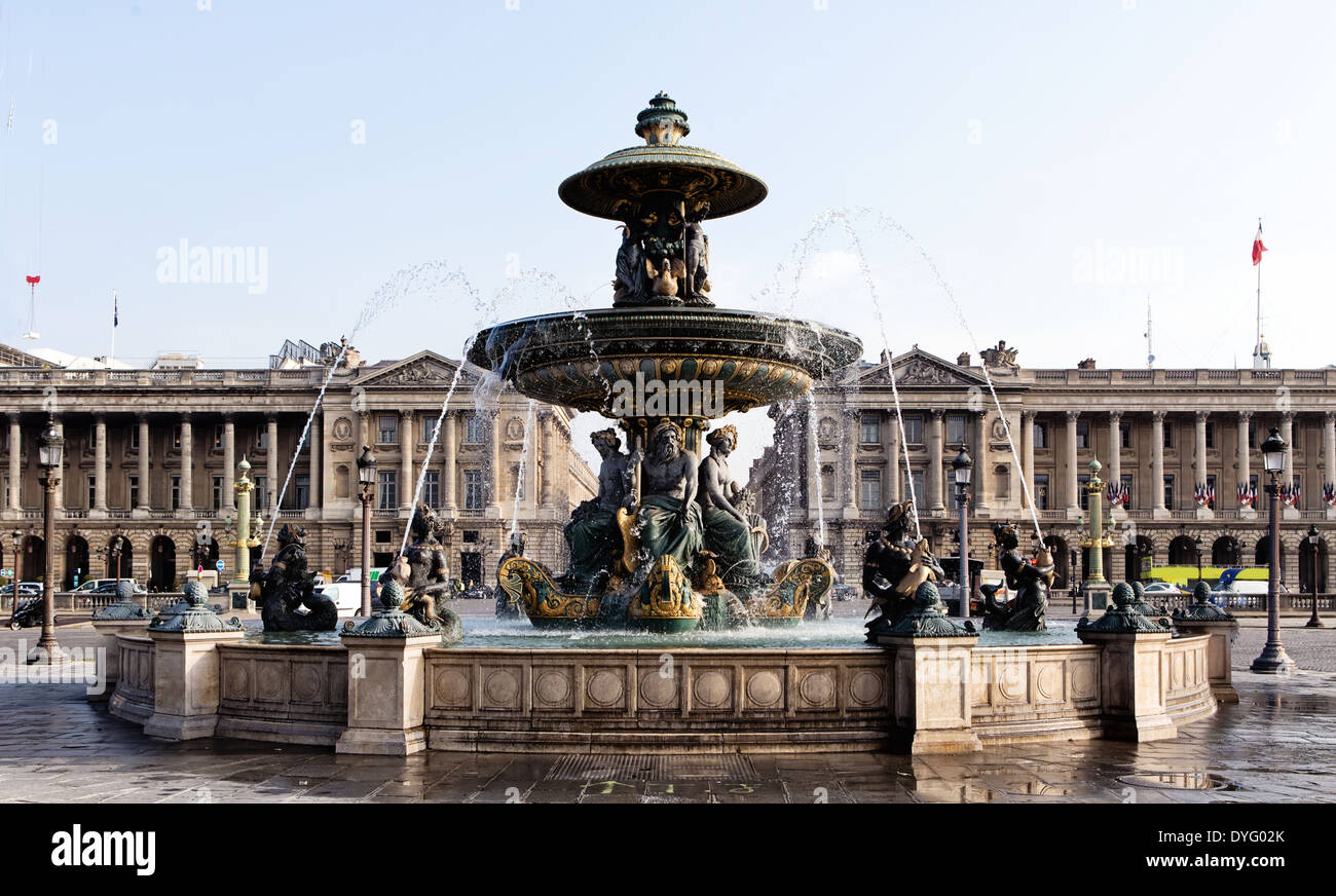 Famous Fountain on Concord square in Paris Stock Photo Alamy