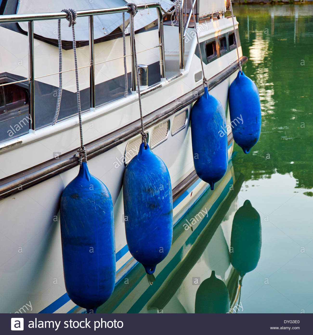 Boat Bumpers Stock Photos &amp; Boat Bumpers Stock Images - Alamy