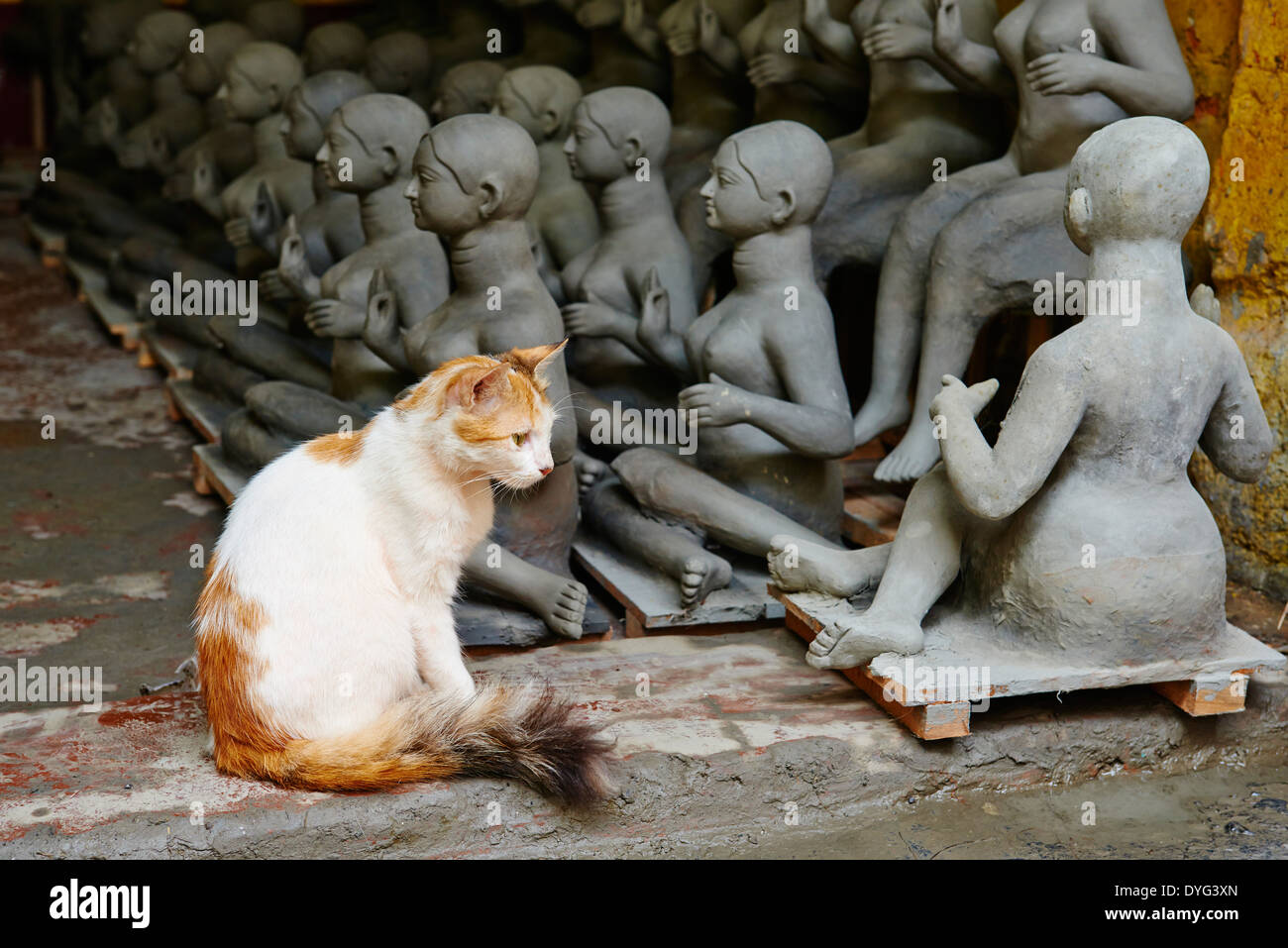 India, West Bengal, Kolkata, Calcutta, Kumartuli district, clay idols of Hindu gods and goddesses statue, Durga Puja festival Stock Photo