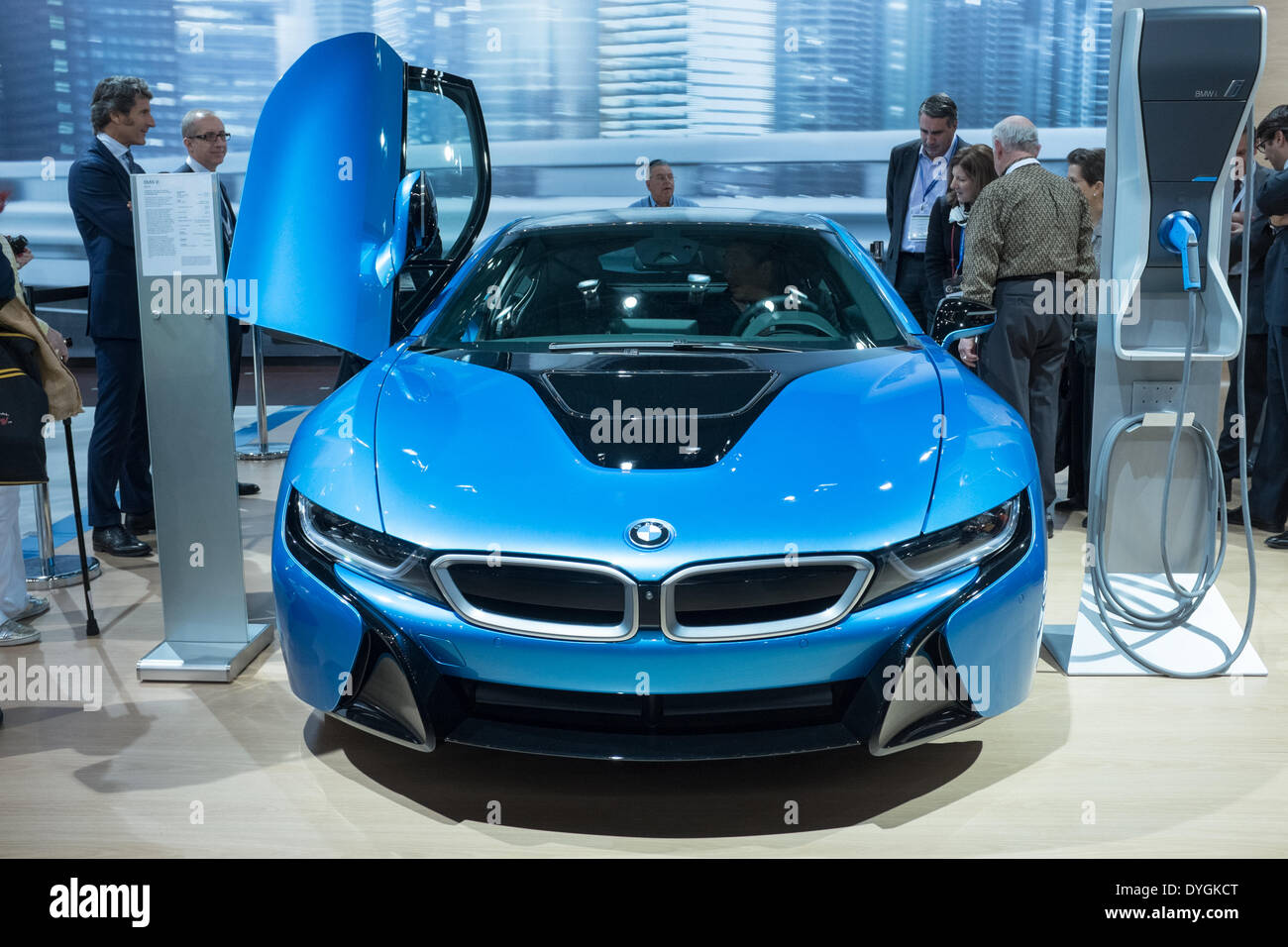 Blue Bmw I8 Hi-Res Stock Photography And Images - Alamy