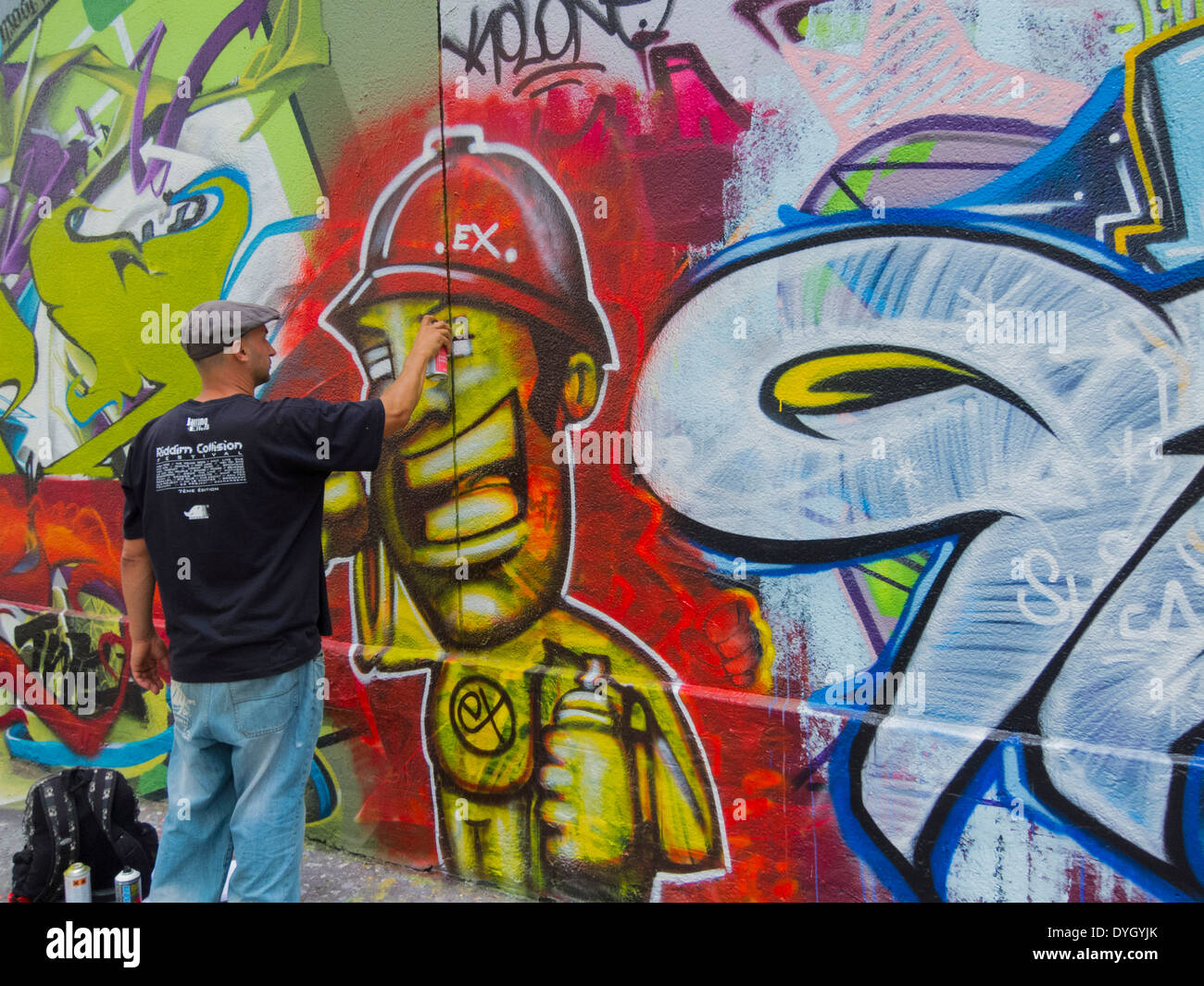 Teens urban scene art artists boys people urban life parisian hires