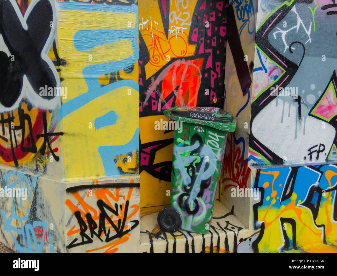 Sprayed painting hi-res stock photography and images - Alamy