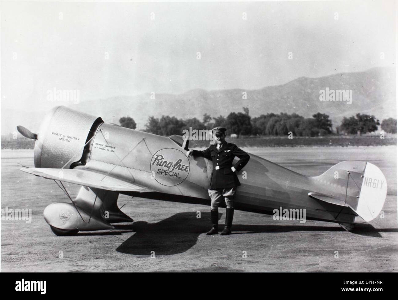 The Wedell-Williams Racer, piloted by Roscoe Turner, was a high