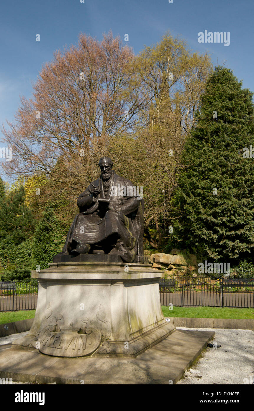 Statue of Lord Kelvin by Archibald Macfarlane Shannan in Kelvingrove Park Glasgow Stock Photo