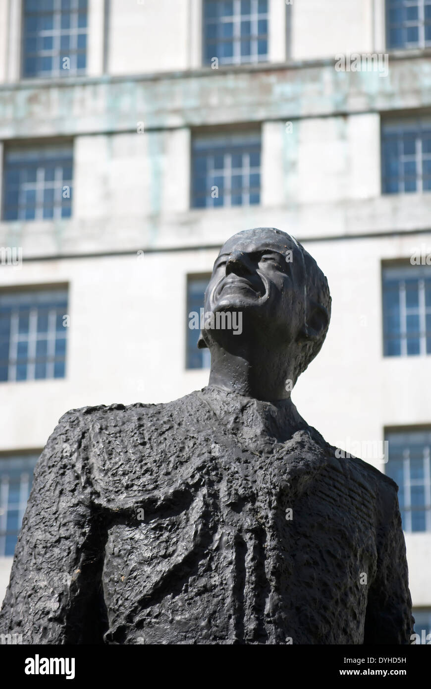 detail of the bronze statue of charles portal, lord portal of