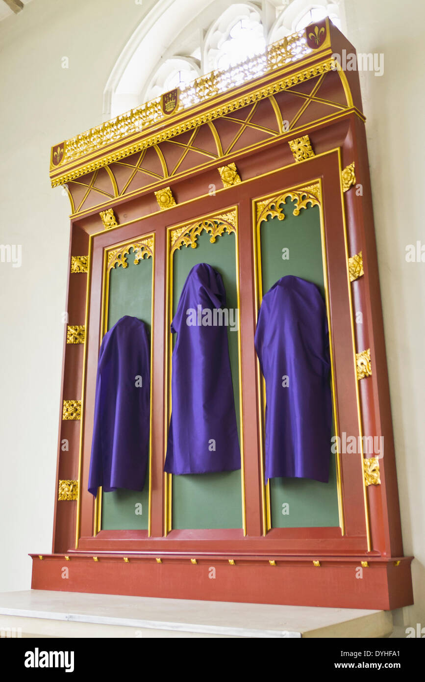 Covered with cloth hires stock photography and images Alamy