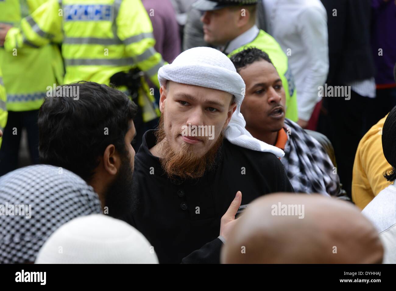 Converts uk muslim white White Muslims