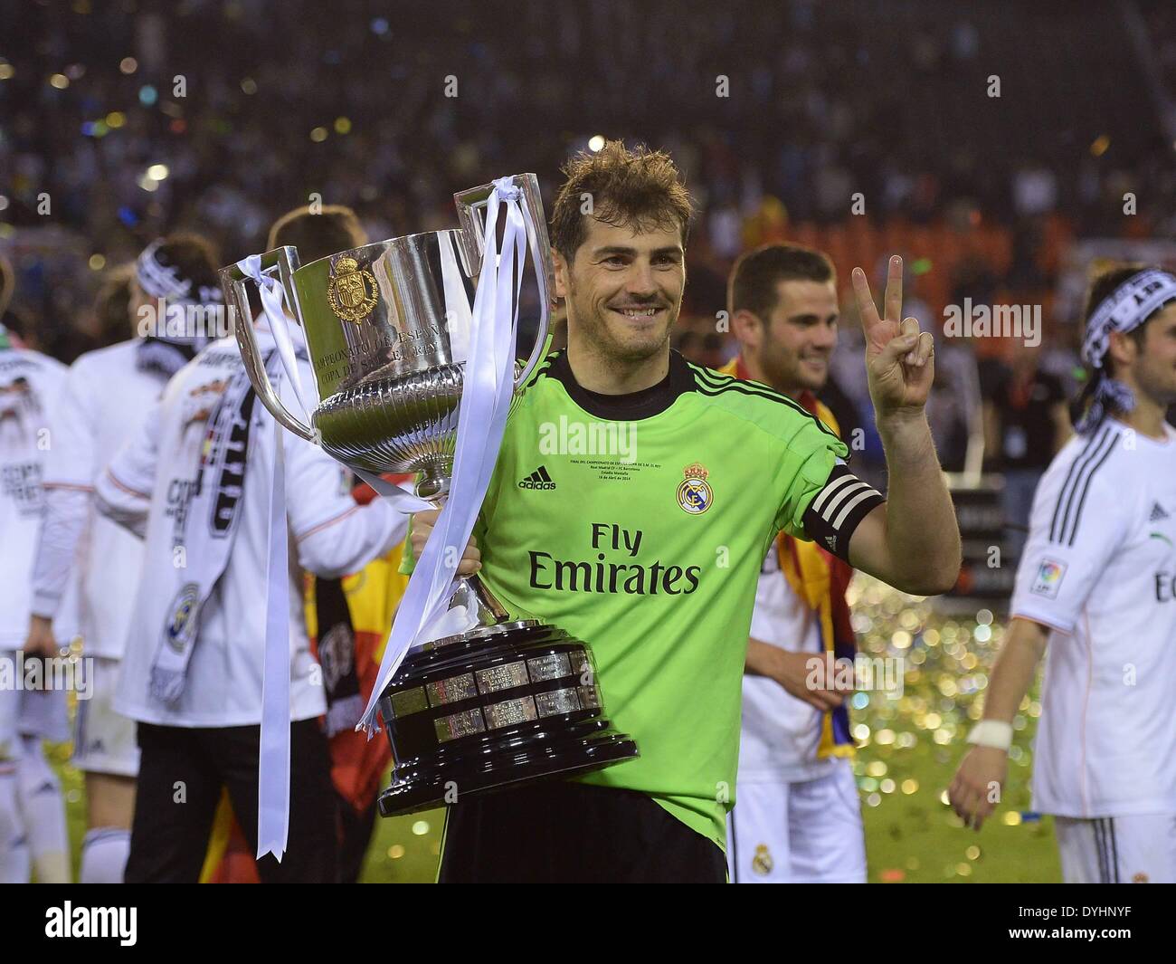 Mestalla, Valencia, Spain. 16th Apr, 2014. Copa Del Rey Cup final. Barcelona versus Real Madrid. Iker Casillas (Real Madrid) celebrates with the cup © Action Plus Sports/Alamy Live News Stock Photo