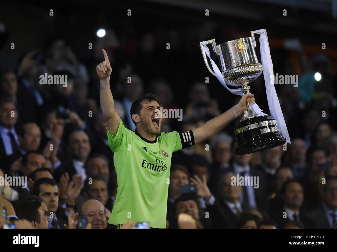 Mestalla, Valencia, Spain. 16th Apr, 2014. Copa Del Rey Cup final. Barcelona versus Real Madrid. Iker Casillas (Real Madrid) celebrates with the cup © Action Plus Sports/Alamy Live News Stock Photo
