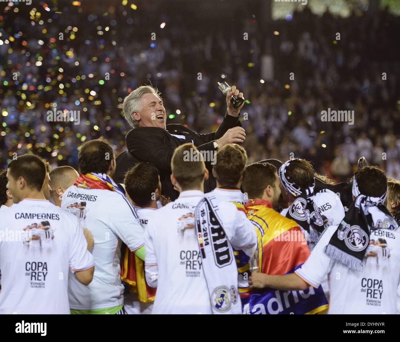 Mestalla, Valencia, Spain. 16th Apr, 2014. Copa Del Rey Cup final. Barcelona versus Real Madrid. The team gives Trainer Carlo Ancelotti (Real Madrid) celebration bumps © Action Plus Sports/Alamy Live News Stock Photo