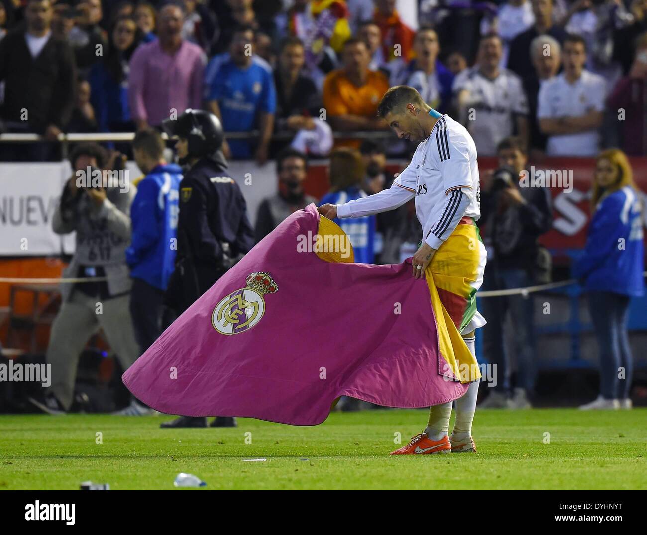 Mestalla, Valencia, Spain. 16th Apr, 2014. Copa Del Rey Cup final. Barcelona versus Real Madrid. Sergio Ramos with a matadors cape © Action Plus Sports/Alamy Live News Stock Photo