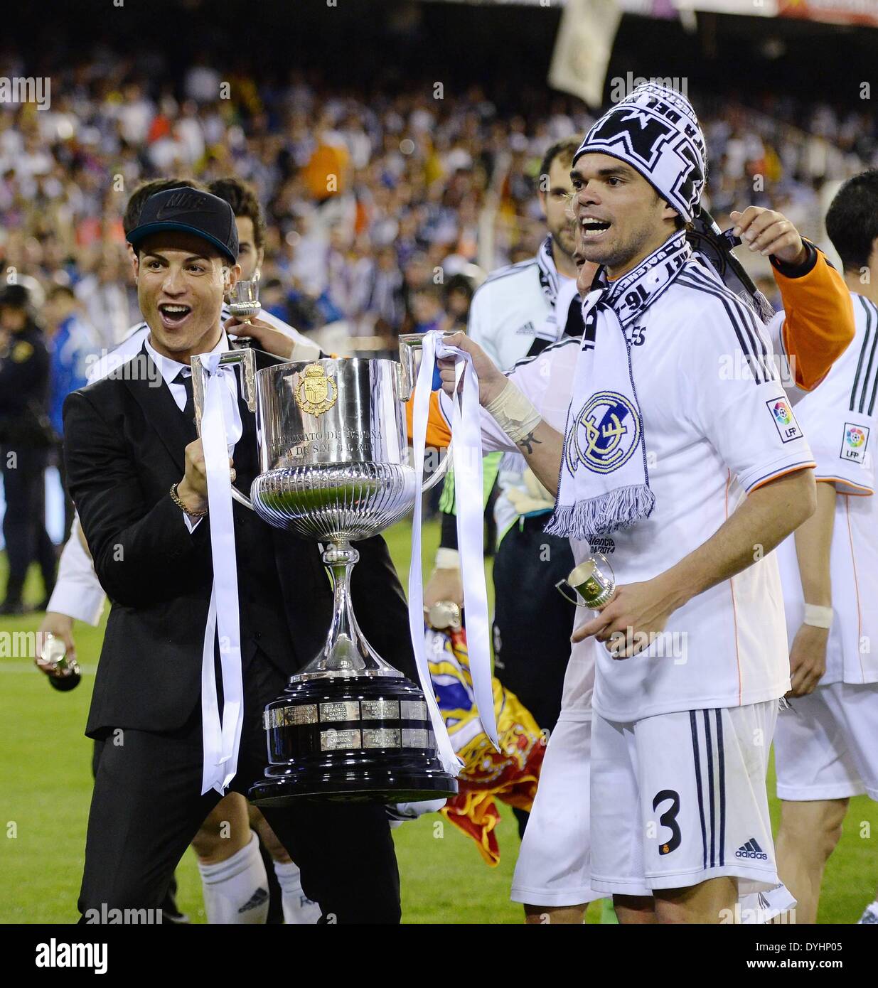 Mestalla, Valencia, Spain. 16th Apr, 2014. Copa Del Rey Cup final. Barcelona versus Real Madrid. Cristiano Ronaldo (li) and Pepe with the cup © Action Plus Sports/Alamy Live News Stock Photo