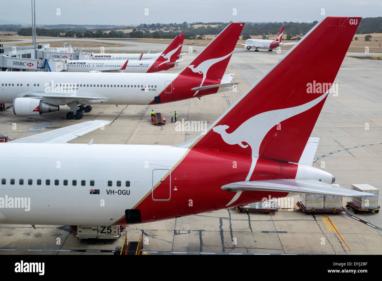 Melbourne Australia,Victoria Tullamarine Airport,MEL,terminal,Qantas,airlines,tarmac,gate