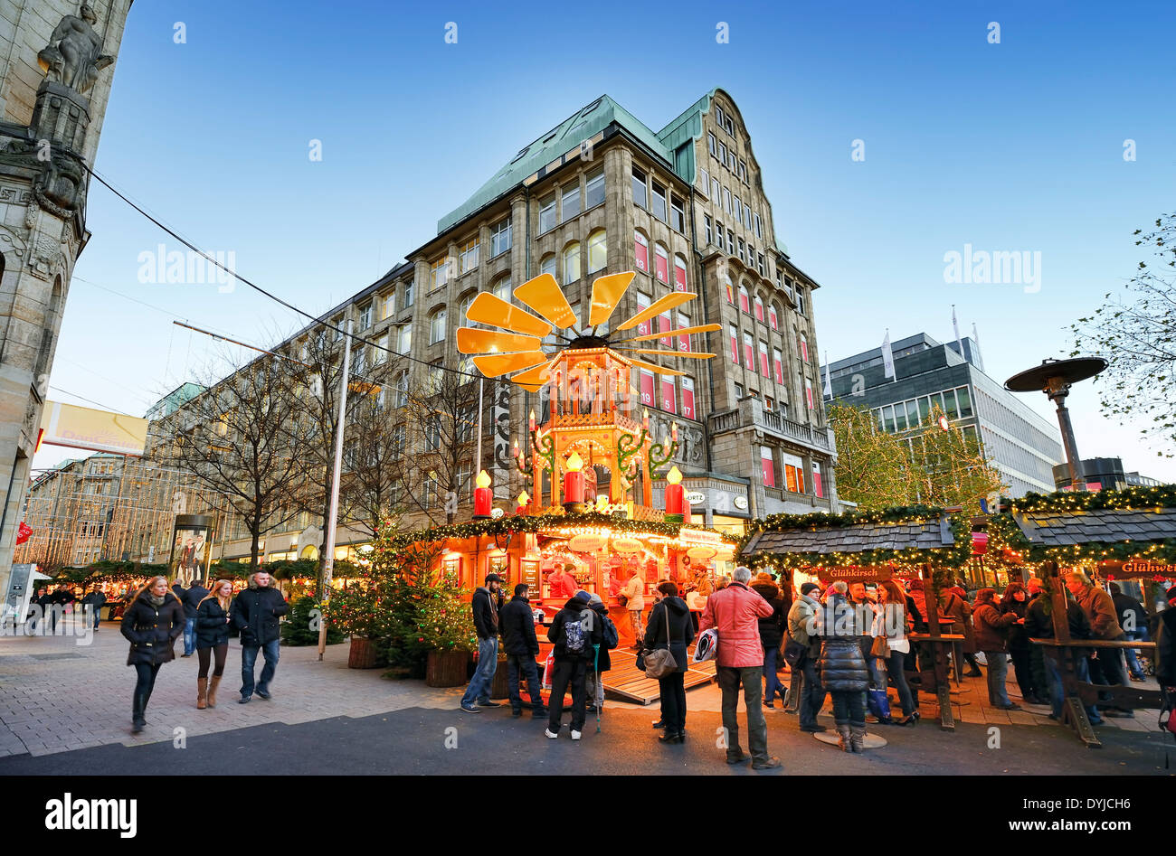 Weihnachtsmarkt in der Spitalerstraße in Hamburg, Deutschland, Europa Stock Photo