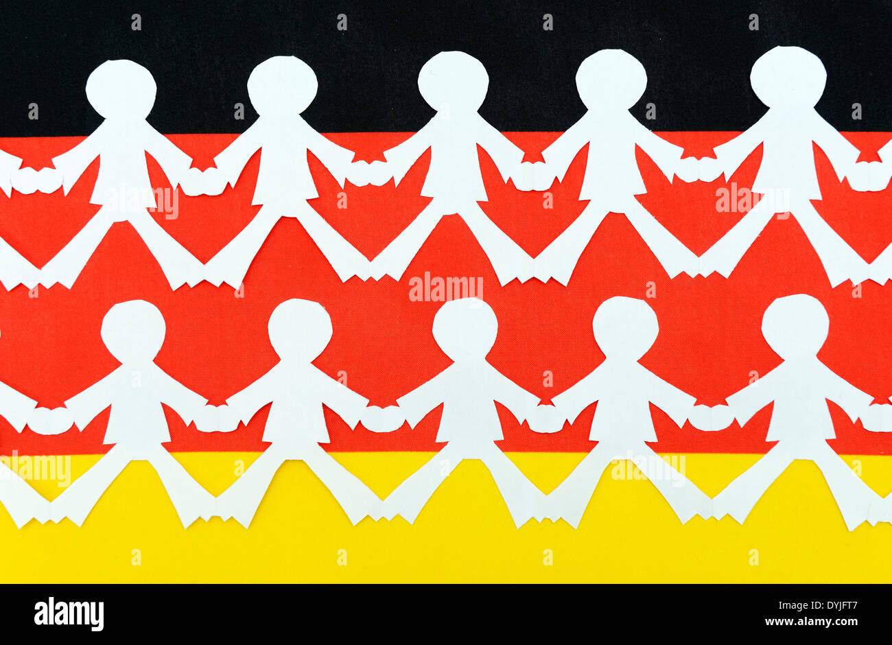 Menschenkette auf Deutschlandfahne, Symbolfoto Volksentscheid Stock Photo