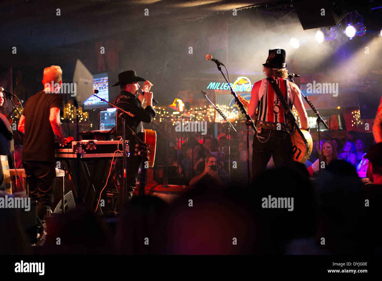 Knoxville, Tennessee, USA. 18th April 2014. Award Winning Country Duo