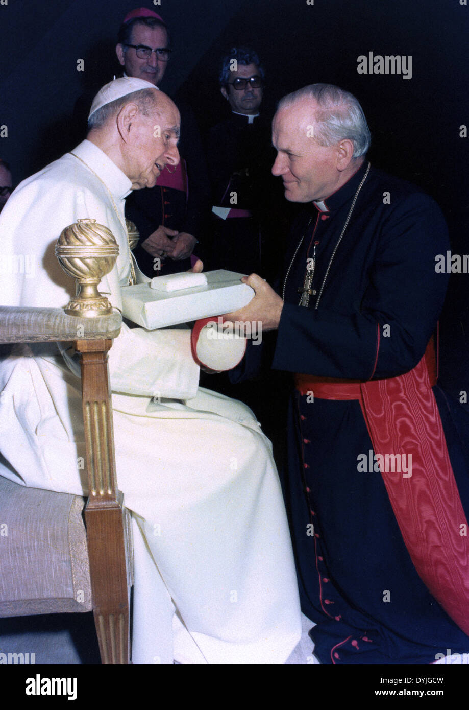 Cardinal Wojtyla and Pope  Paul  VI in 1977 Stock Photo