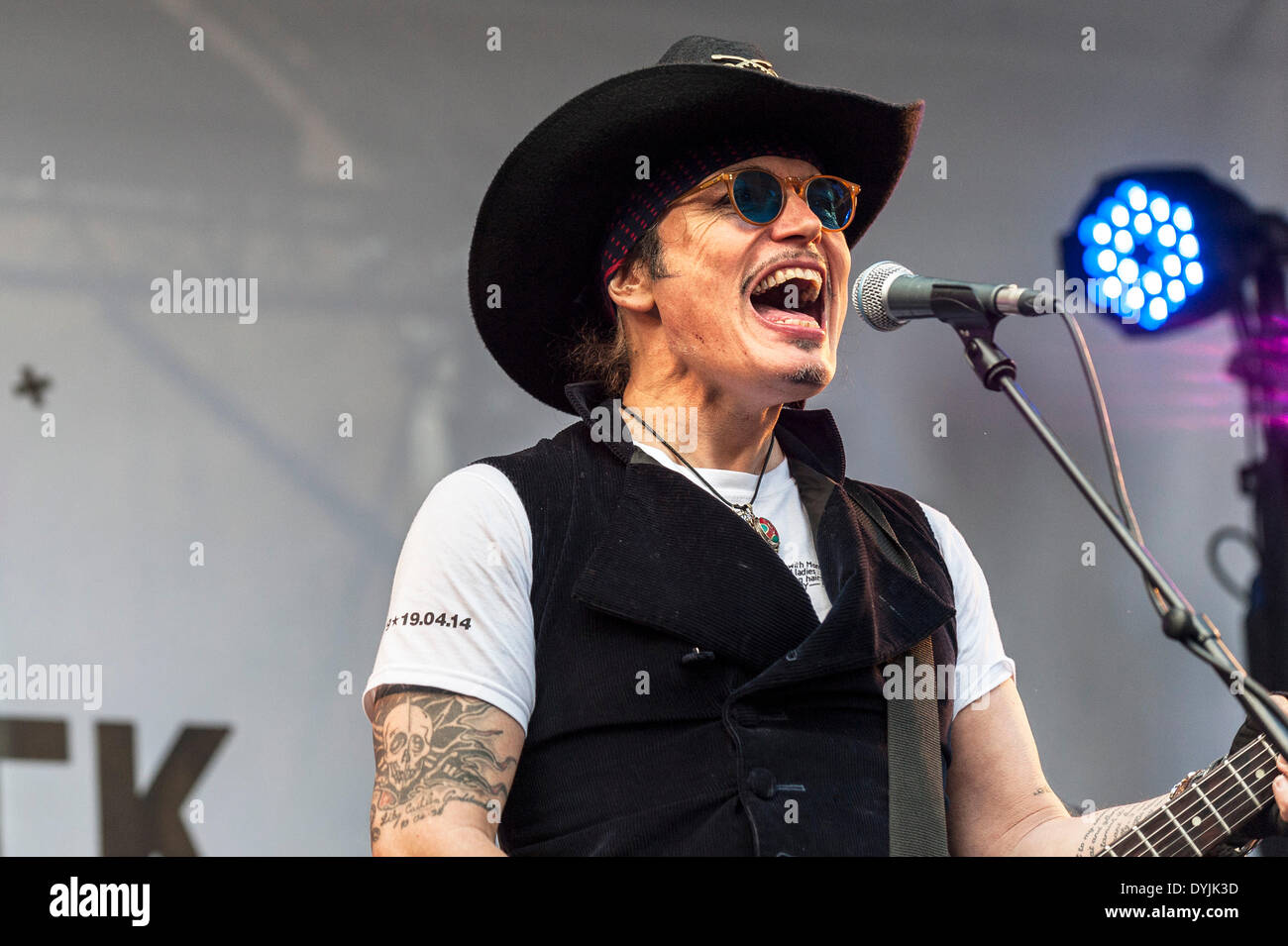 London, UK, 19th April 2014. Adam Ant enjoys himself performing at the Berwick Street Record Day in London.  Photographer;  Gordon Scammell/Alamy Live News Stock Photo