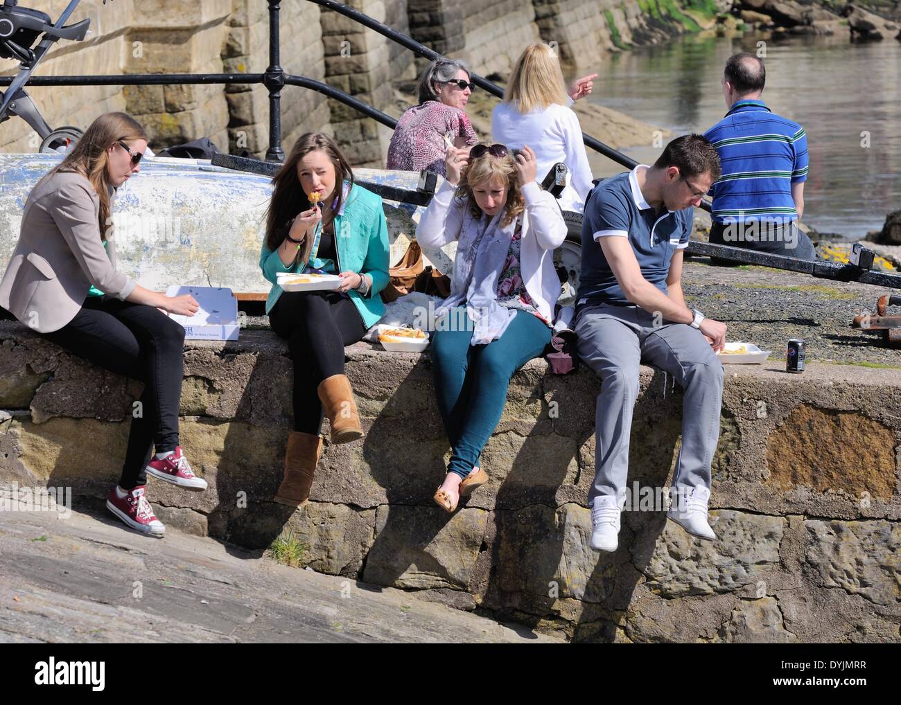 19/04/14,Millport, Isle of Cumbrae, Scotland. Easter weekend weather. Holidaymakers enjoyed fine easter sunshine in Millport on the Isle of Cumbrae. Credit:  Douglas Carr/Alamy Live News Stock Photo