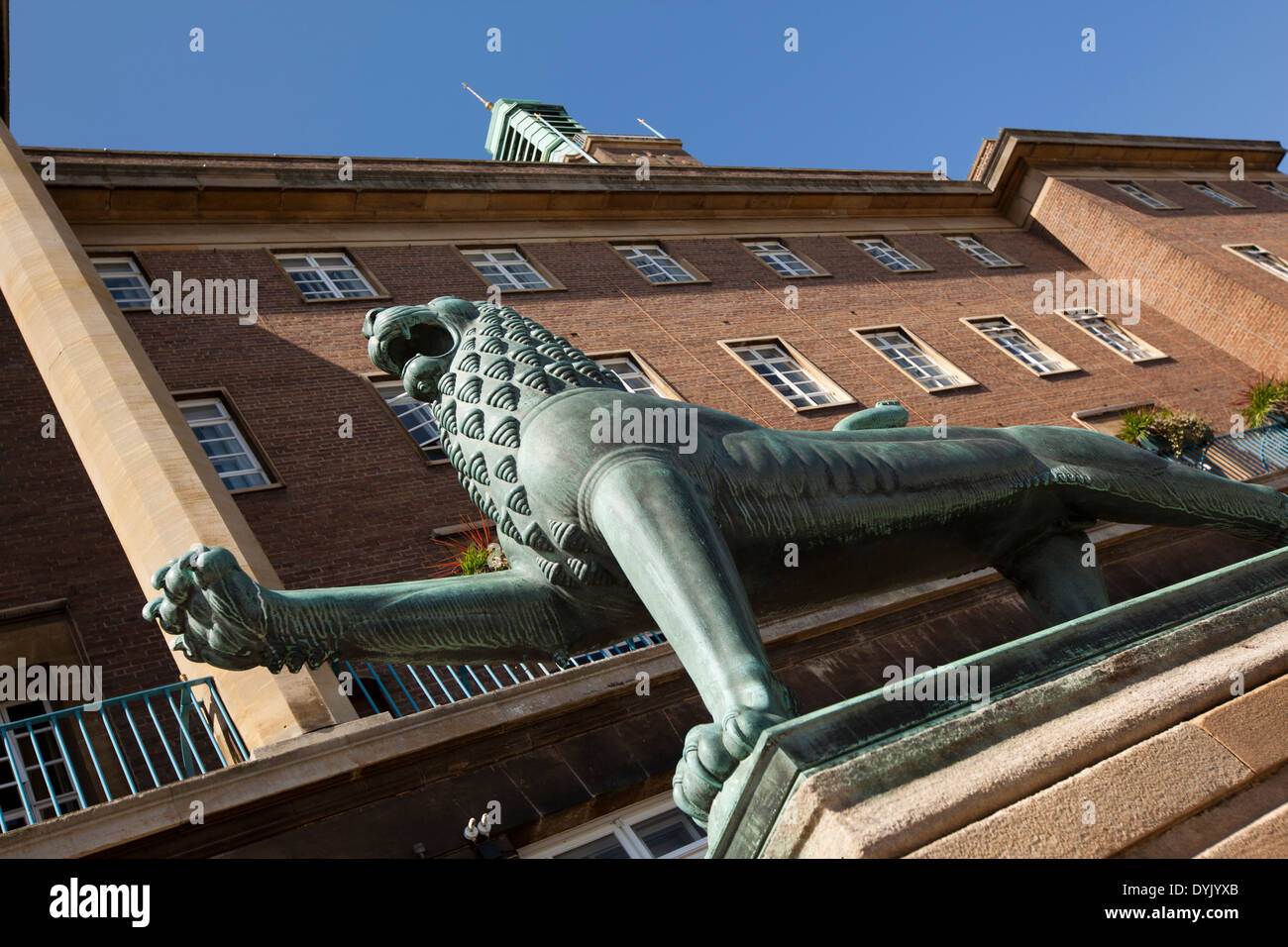UK, England, Norfolk, Norwich, Alfred Hardiman's bronze lion sculpture outside City Hall Stock