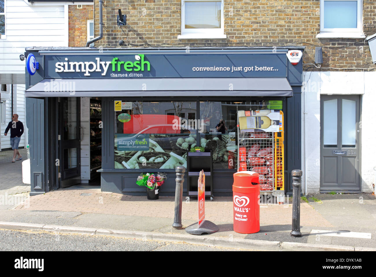 Thames Ditton Uk High Resolution Stock Photography and Images Alamy